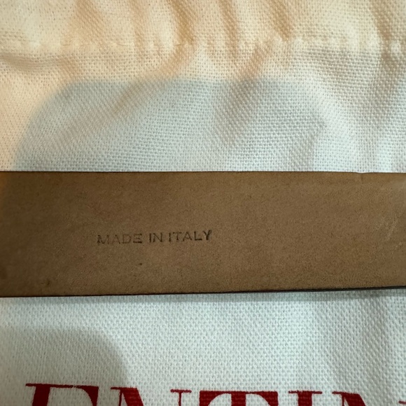 Nude Patent Leather Valentino V Logo Bely - Picture 3 of 4